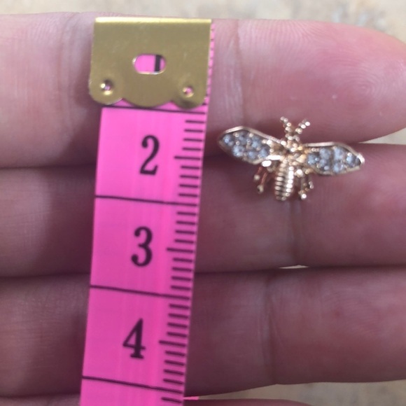 Bee Earrings - Picture 6 of 8